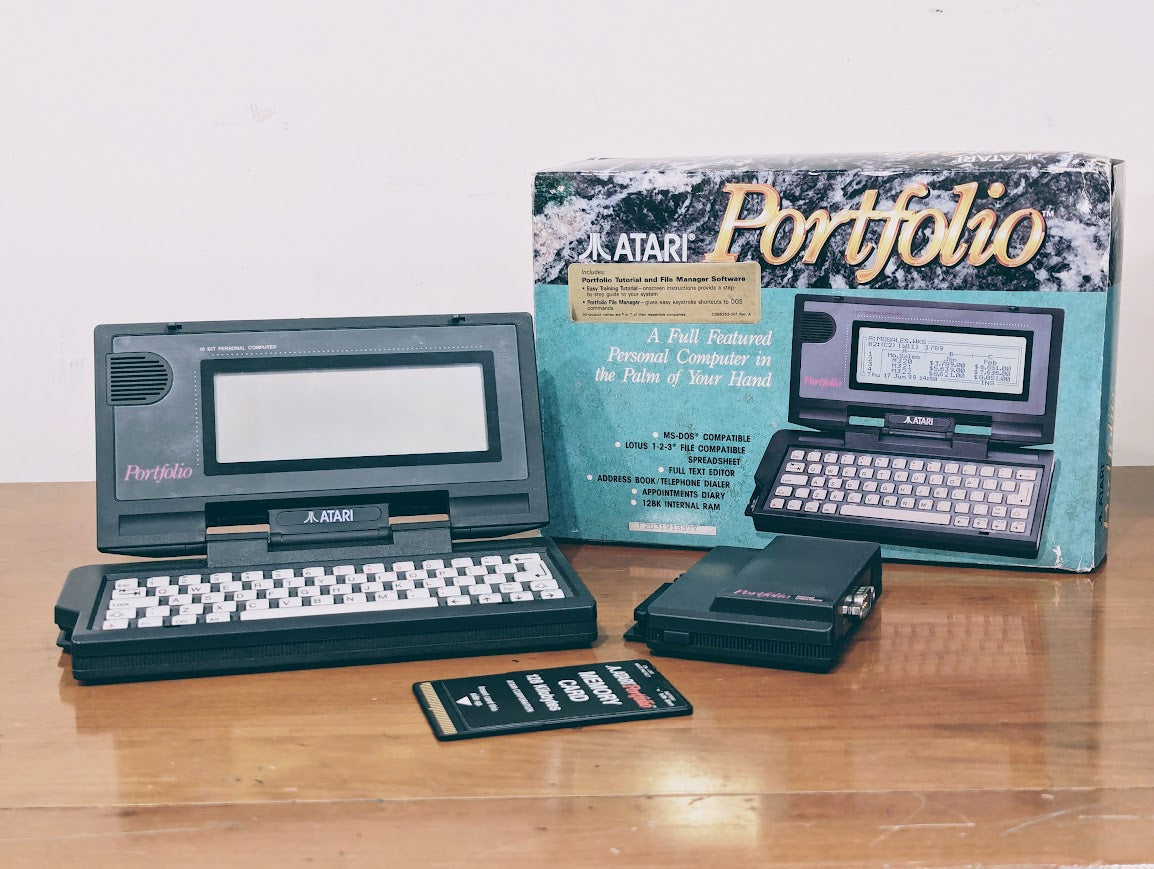 Atari Portfolio Hand Held Computer HPC-004 TESTED WORKS Good good Condition w/Manual